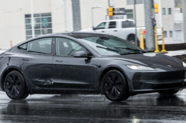 Elon Musk Tells Tesla Owners To Text And Drive, What's That Worst That Could Happen