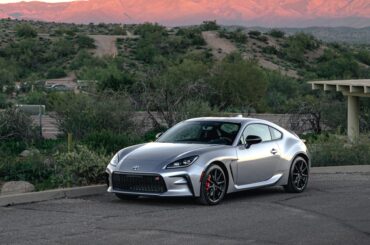 Subtle charm of a GR86 [3769x5653]