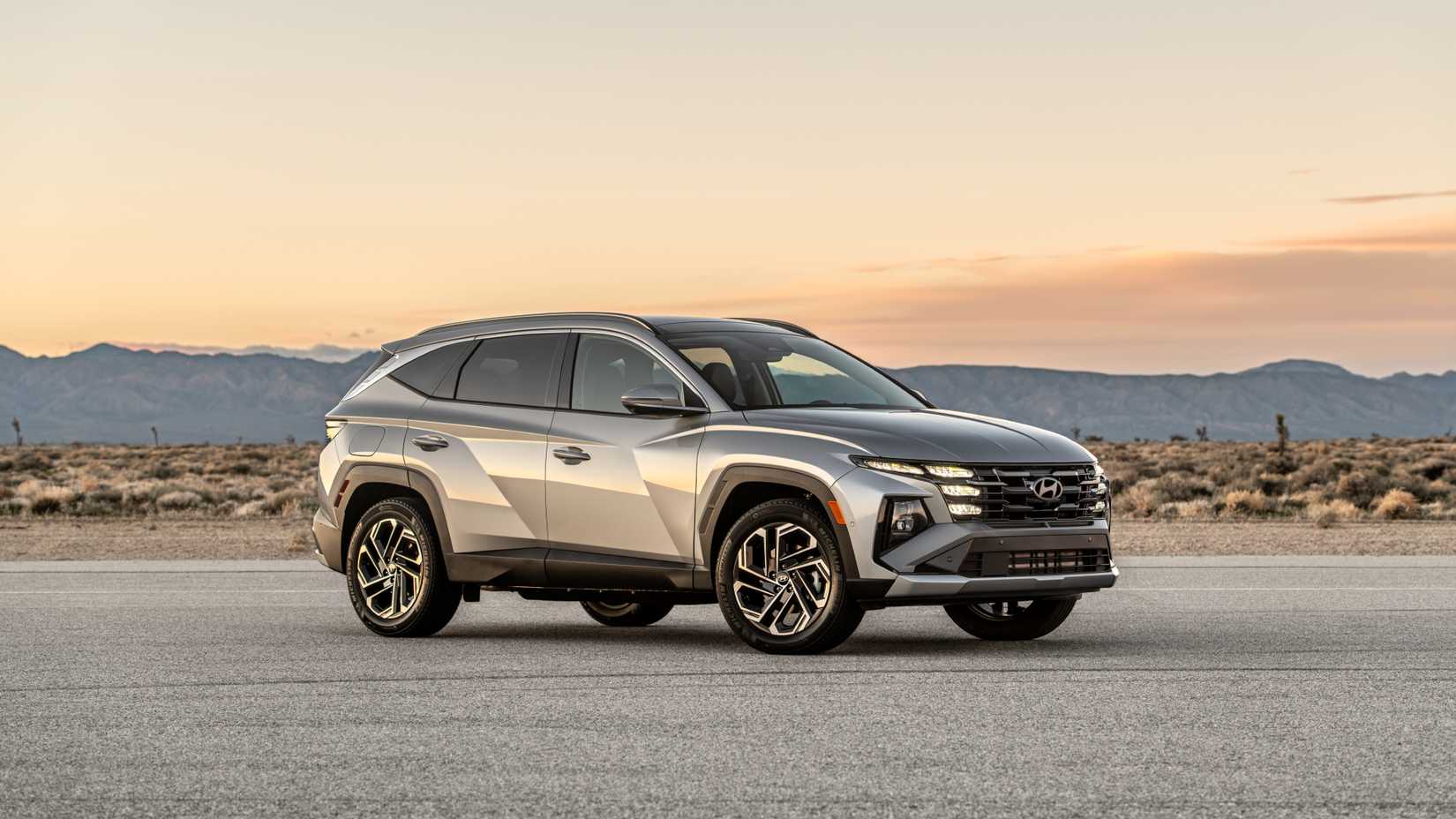 2025 Hyundai Tucson Plug-In Hybrid Exterior Side