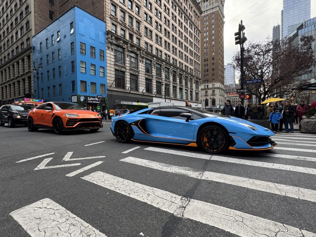 [Lamborghini Urus & Lamborghini Unknown] Midtown Manhattan Today.