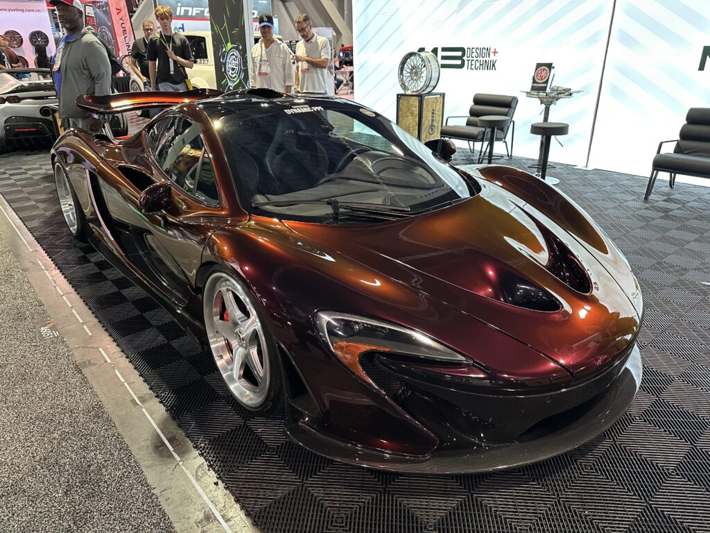 [McLaren P1]