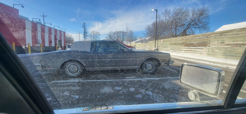 Looks like i'm not the only one who drives an 80s car in the winter! Spotted at KFC