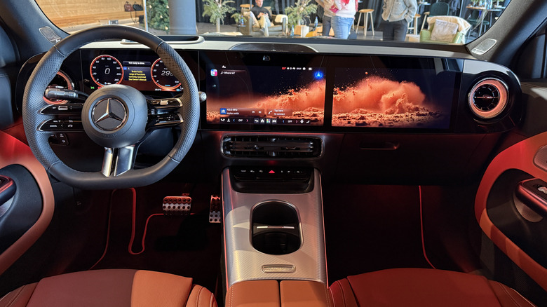 Silver 2027 Mercedes-Benz GLB350 4Matic interior