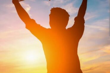 Que auto me recomie dan si tengo 18 años y ganó 30 000 pesos mexicanos al mes