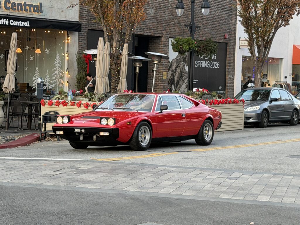 Beautiful [Ferrari Dino 308] cruising on a nice day