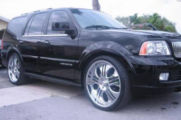 2006 Lincoln Navigator. The official car of…?