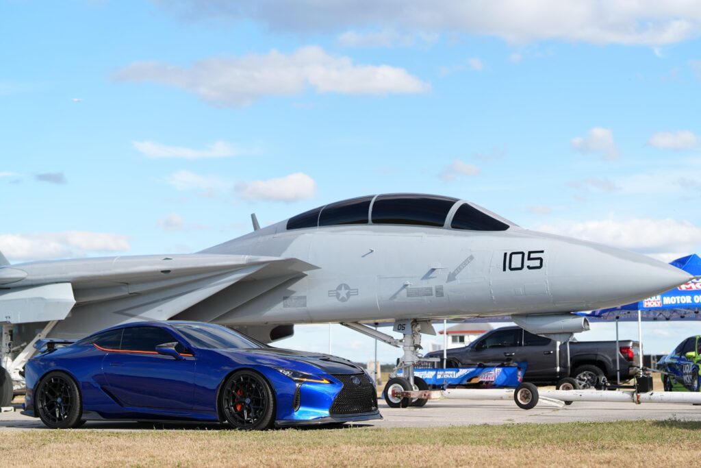 2024 Lexus LC500 vs. F14 Tomcat [6192×4128]