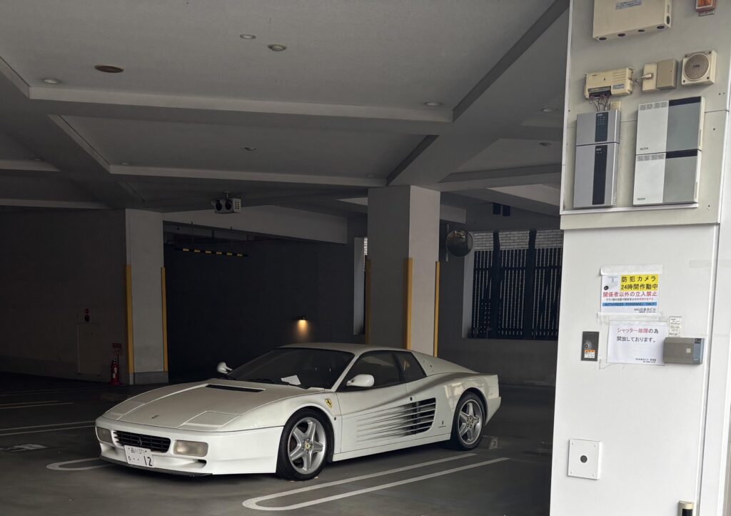 [Ferrari Testarossa 512 TR] Dusty and lonely in Tokyo