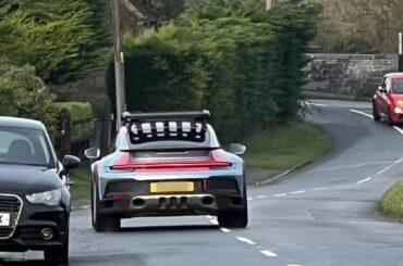 Another [Porsche 911] Dakar. Almost as if it’s travelling without moving …