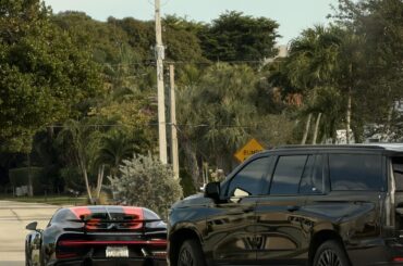 [Bugatti Chiron SS 300+] Casually driving around south Florida with two blacked out Escalades in chase