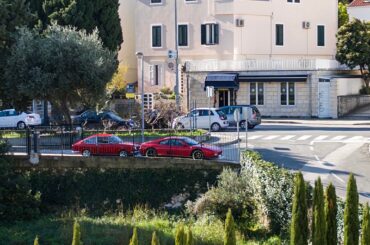 [Ferrari 348 TB, Fiat 850 Sport Coupe]