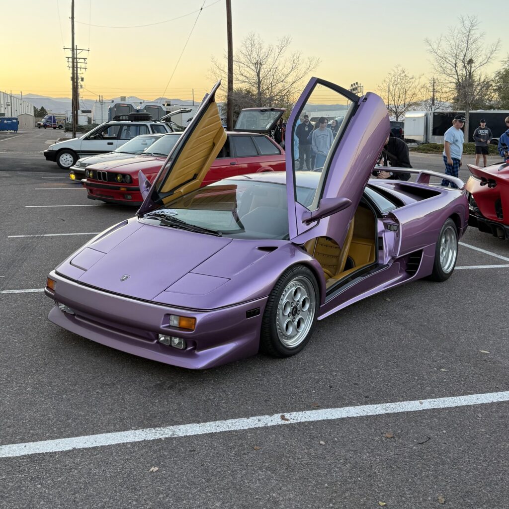 Lamborghini Diablo [3321x3321]