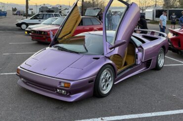 Lamborghini Diablo [3321x3321]