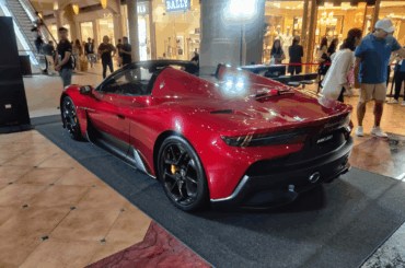 [Maserati MC20 Cielo] Spotted in the mall