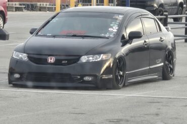 Slammed Civic on bags
