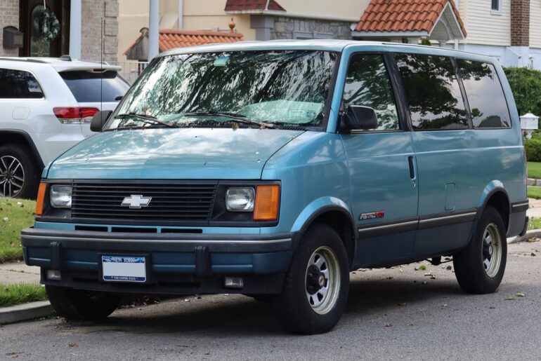 1986 Chevrolet Astro/GMC Safari. The Official Car Of.....