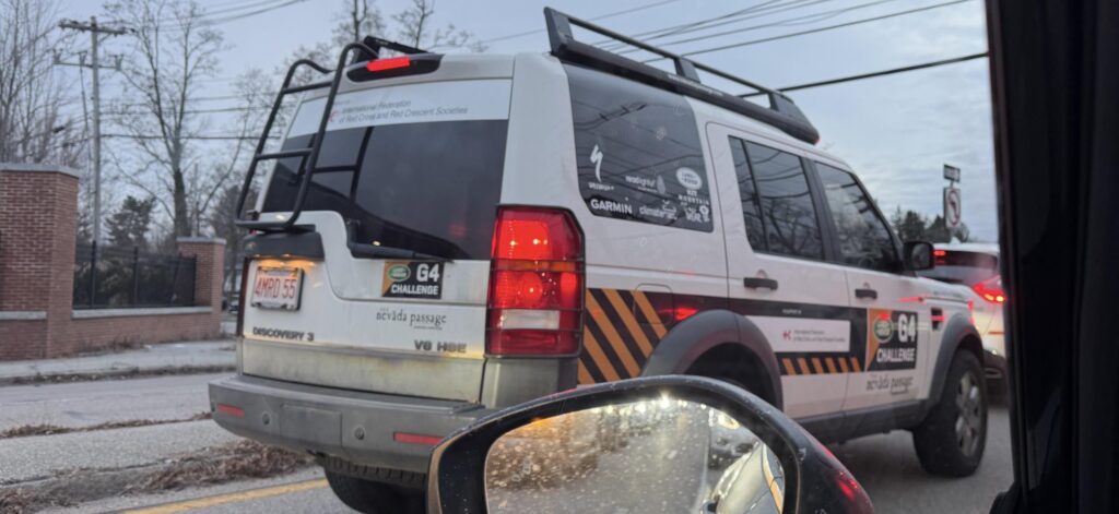 Terrible photo of a [Land Rover Discovery 3 G4 Challenge]