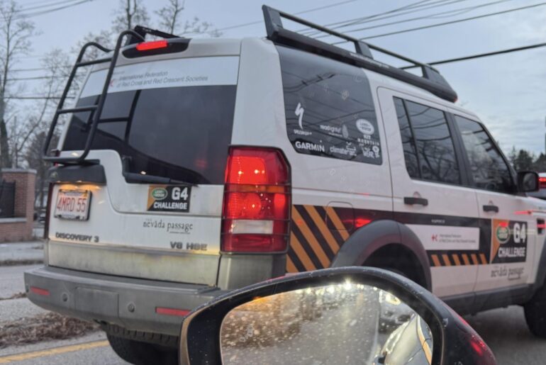 Terrible photo of a [Land Rover Discovery 3 G4 Challenge]