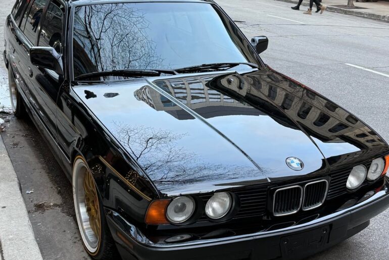 [BMW E34 5 Series Touring] in Chicago