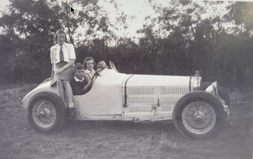 What is this car in old family photo?