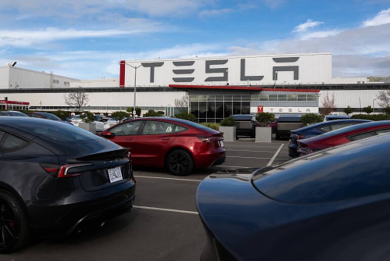 Elon Musk pivots Tesla to AI and robots. Wall Street has its doubts