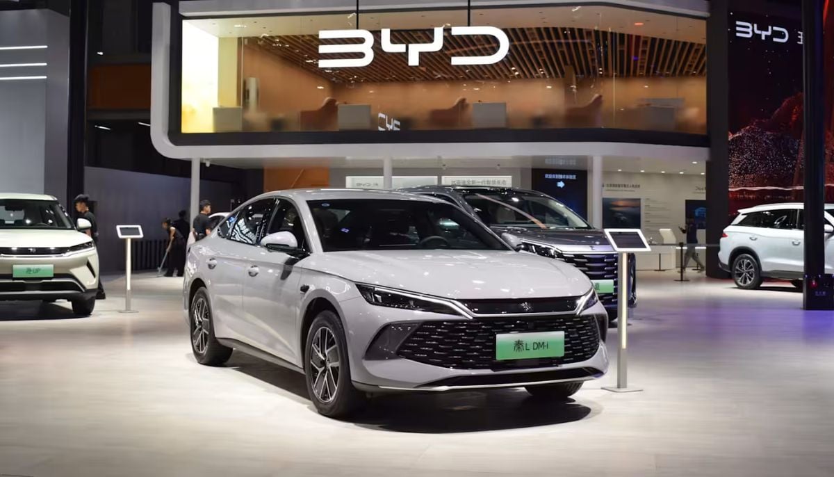 Tesla dethroned: BYD shocks EV market as top seller in 2025