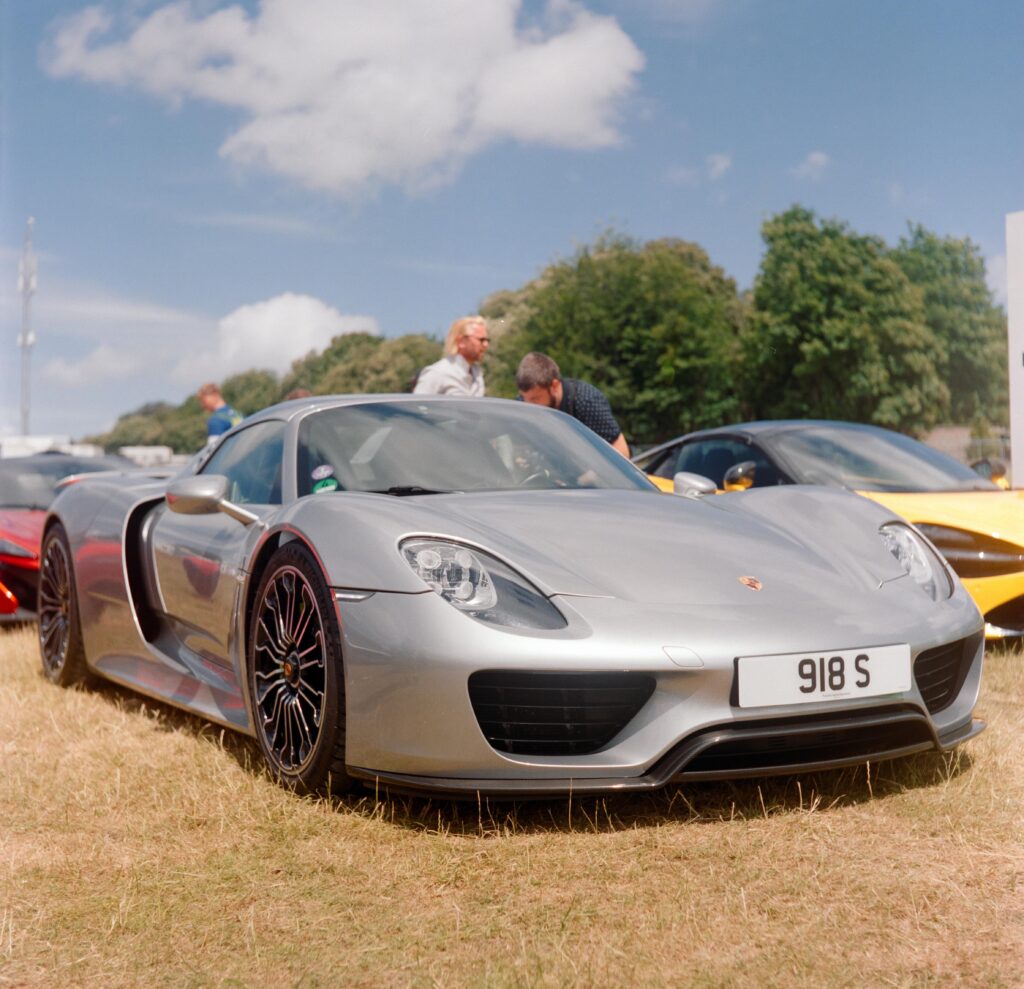 Porsche 918 Spyder [4744x4580]