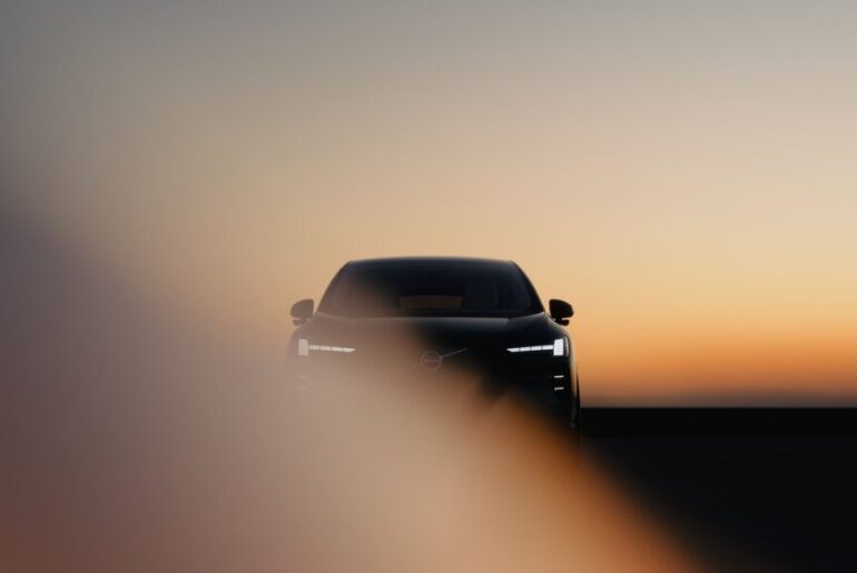 The new Volvo EX60: best-in-class range of up to 640 km and charging as fast as a stop for fuel and coffee