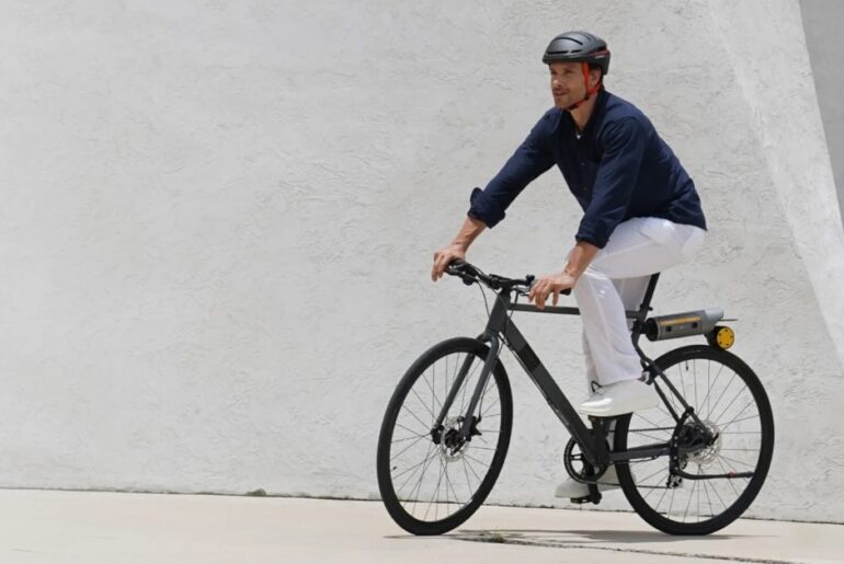 This lightweight device can turn almost any bike electric in seconds