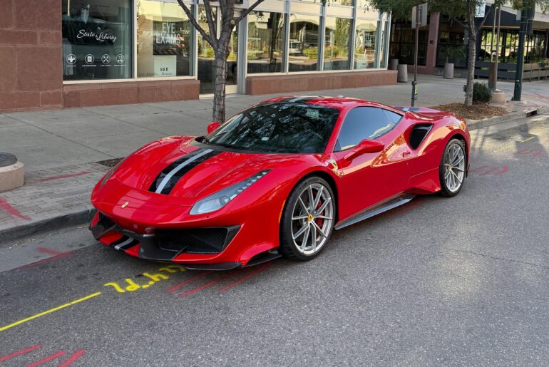 Ferrari 488 Pista [4184x3891]