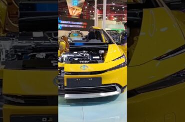 Ripped off Toyota Prius Plug in Hybrid - Every component of the car from inside ~ Peek a Boo