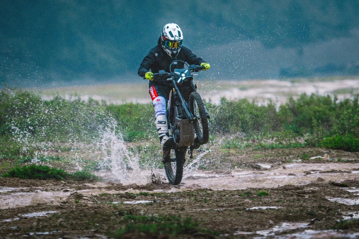 The Xaber 300 employs a virtual electronic clutch to simulate a traditional mechanical clutch, while also getting selectable traction control