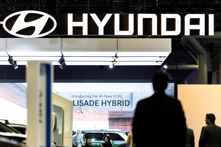 Hyundai hires former Tesla robot chief as adviser