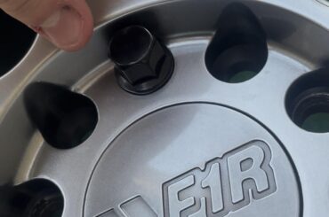 Lug bolts dont fit in wheel hole