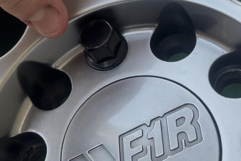 Lug bolts dont fit in wheel hole