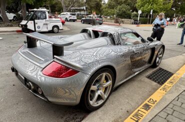 You can’t park there! [Porsche Carrera GT]