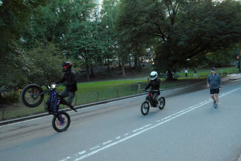 Greenway or highway? The battle over bikes and e-bikes in Central Park rages on – amNewYork