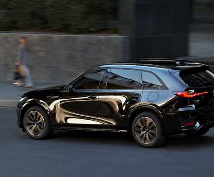 Rear 3/4 shot of a 2025 Mazda CX-70 