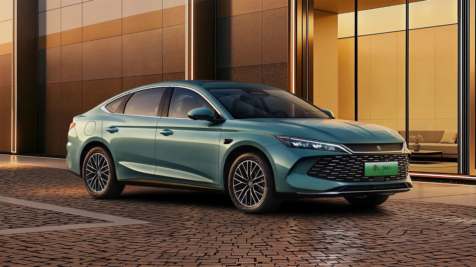 2026 Qin L DM-i. 