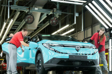 Nissan's Sunderland plant leads EV production with new smart-factory trends