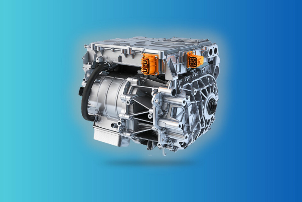 The Infimotion L402 Electric Drivetrain Unit (EDU) powers the Geely EX5 Compact silver electric drive unit against a blue gradient background.