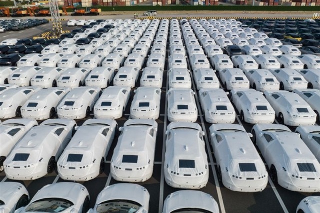 EU plans to adjust rules on Chinese EV imports; shifts from tariffs to minimum import prices