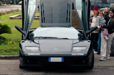 Lamborghini Diablo VT [2933x4414]