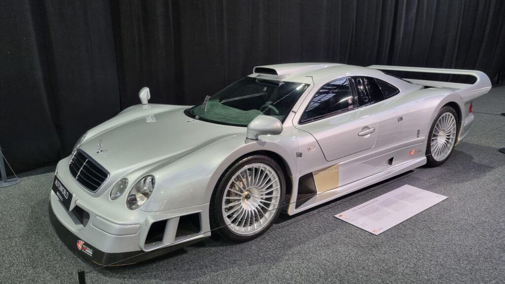 Mercedes-Benz CLK GTR [4032x2268]
