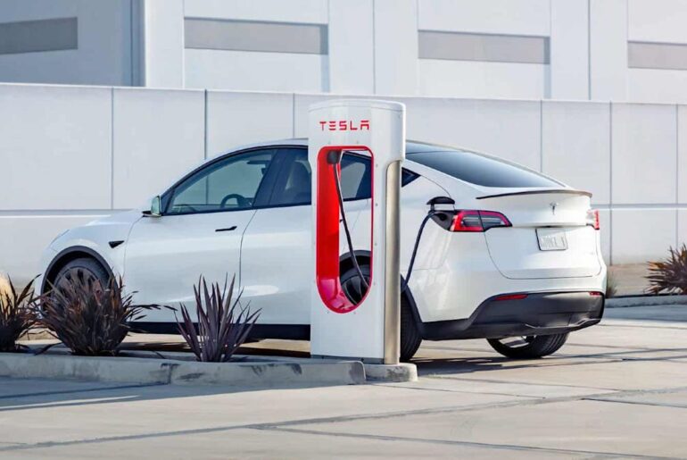 in 2026 red-hot Tesla stock could turn £10,000 into…