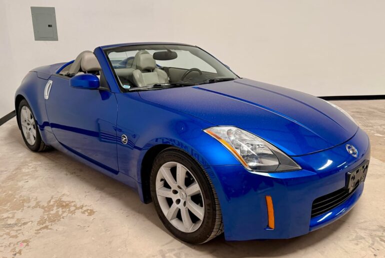 350z Daytona blue/ roaster blue canvas top with frost interior. Is this before it’s time to appreciate? I’m admittedly biased 🤤
