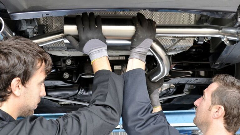 BorgWarner Hybrid Focus Draws Investor Attention In EV Transition