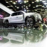 Lower demand for electric cars dents GM's sales