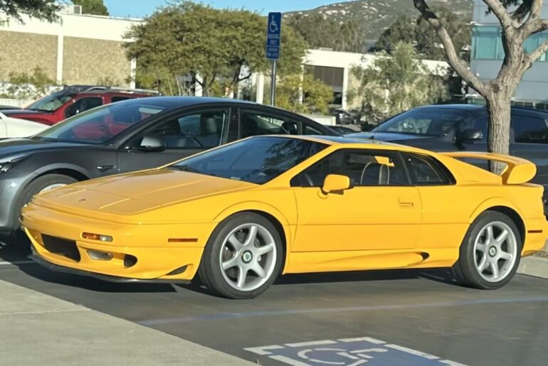 [Lotus Espirit V8]