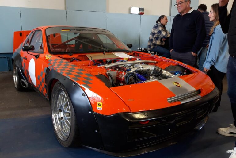 Crazy [Porsche 944] build